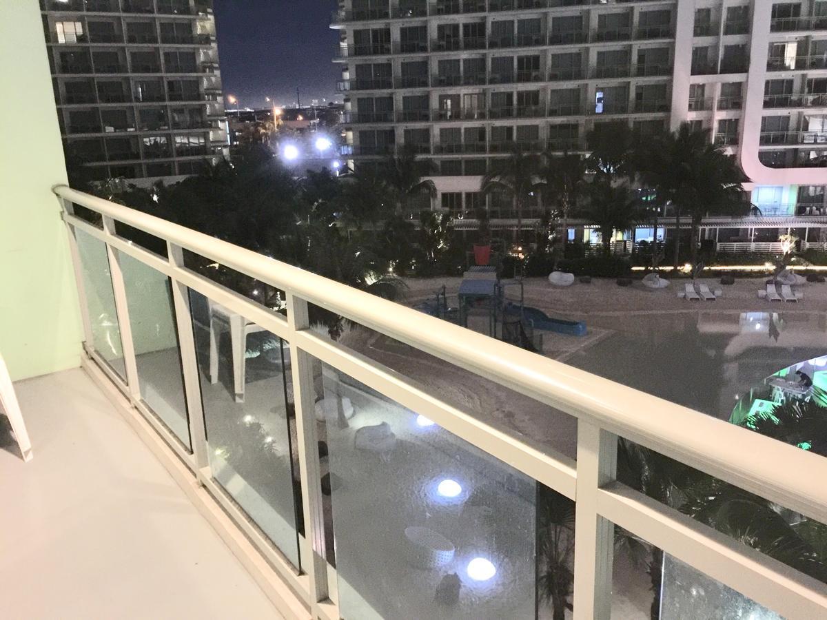 Azure Urban Resort Res. Paranaque City Exteriér fotografie